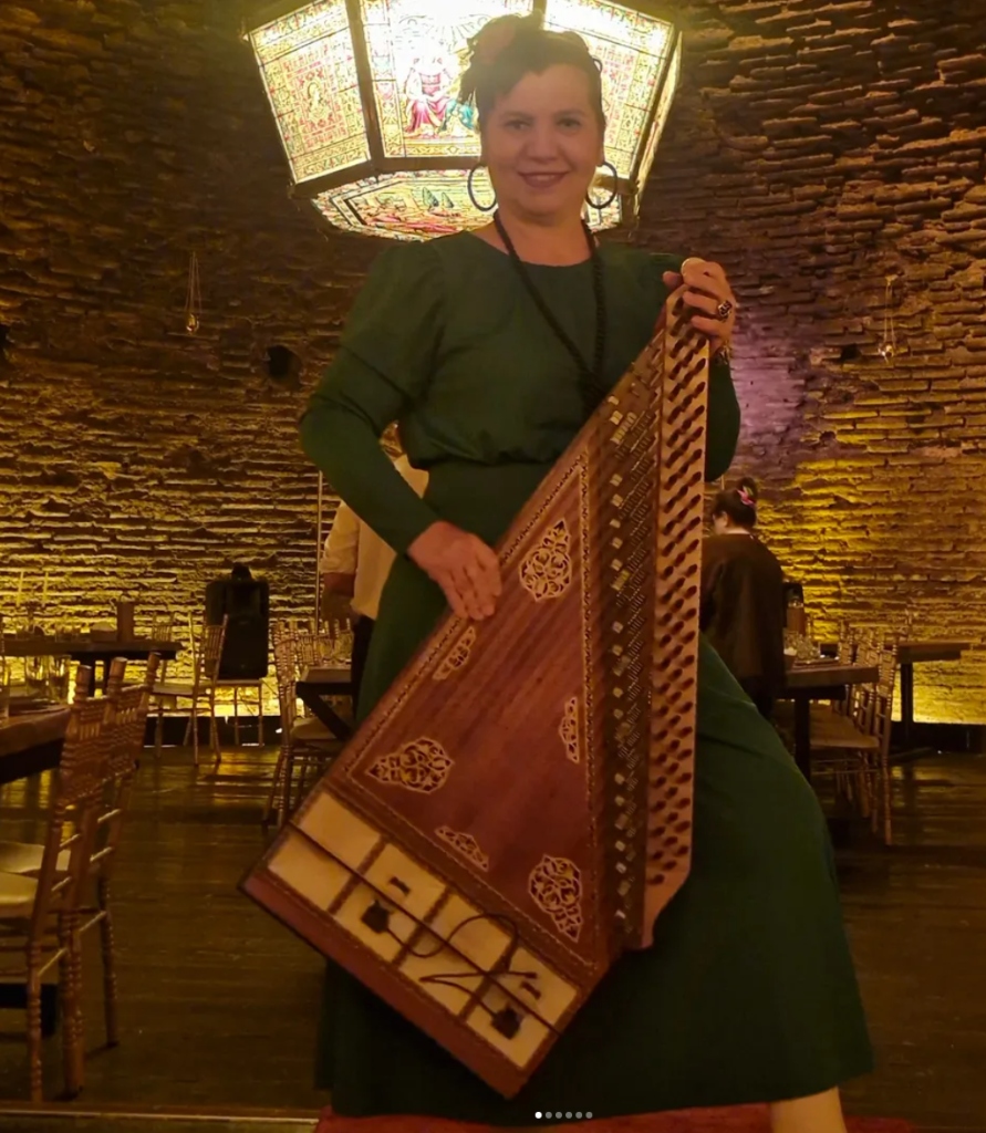 Annem tarihi mekanda